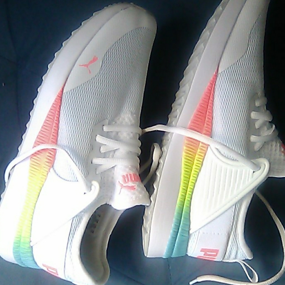 Women's Designe Athletic Shoes   PUMA